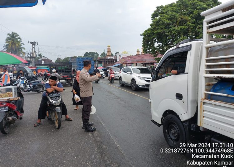 Polsek Bangkinang Barat Laksanakan Patroli Pasar Ramadhan
